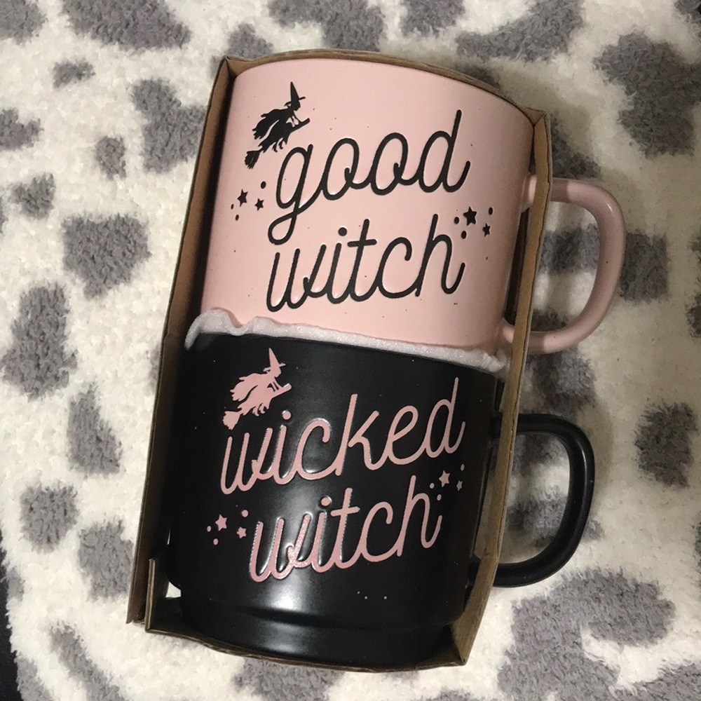 NWT Good Witch/Wicked Witch mug set